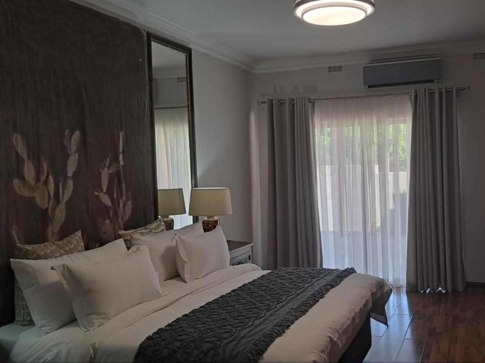 Art And Soul Restaurant, Accommodation, French Bar And Art Gallery Parys Room photo
