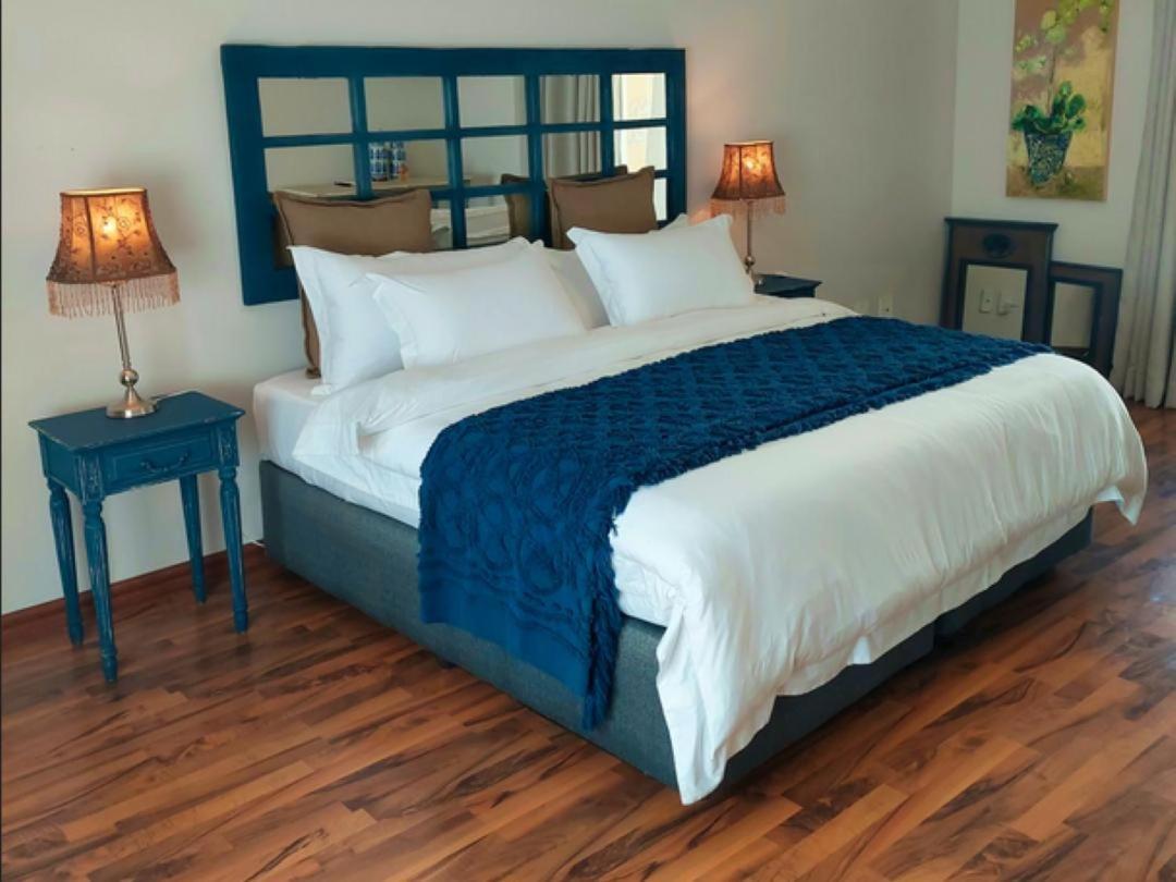 Art And Soul Restaurant, Accommodation, French Bar And Art Gallery Parys Room photo