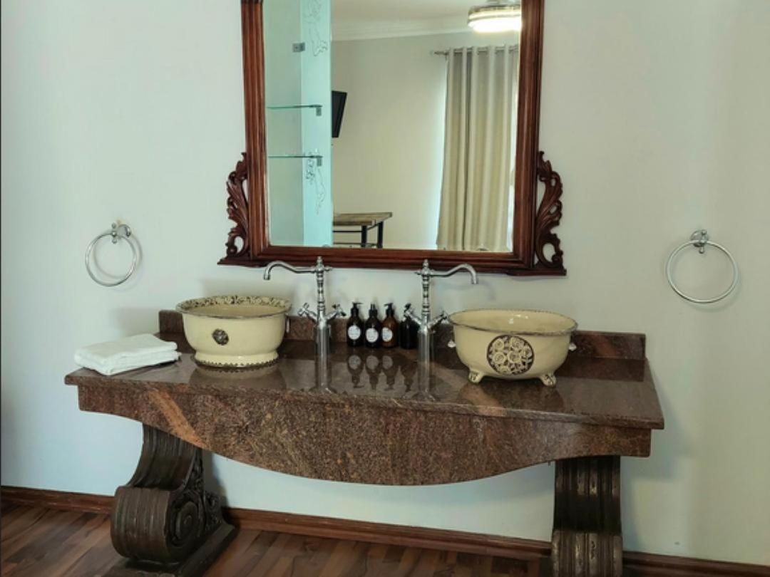 Art And Soul Restaurant, Accommodation, French Bar And Art Gallery Parys Room photo