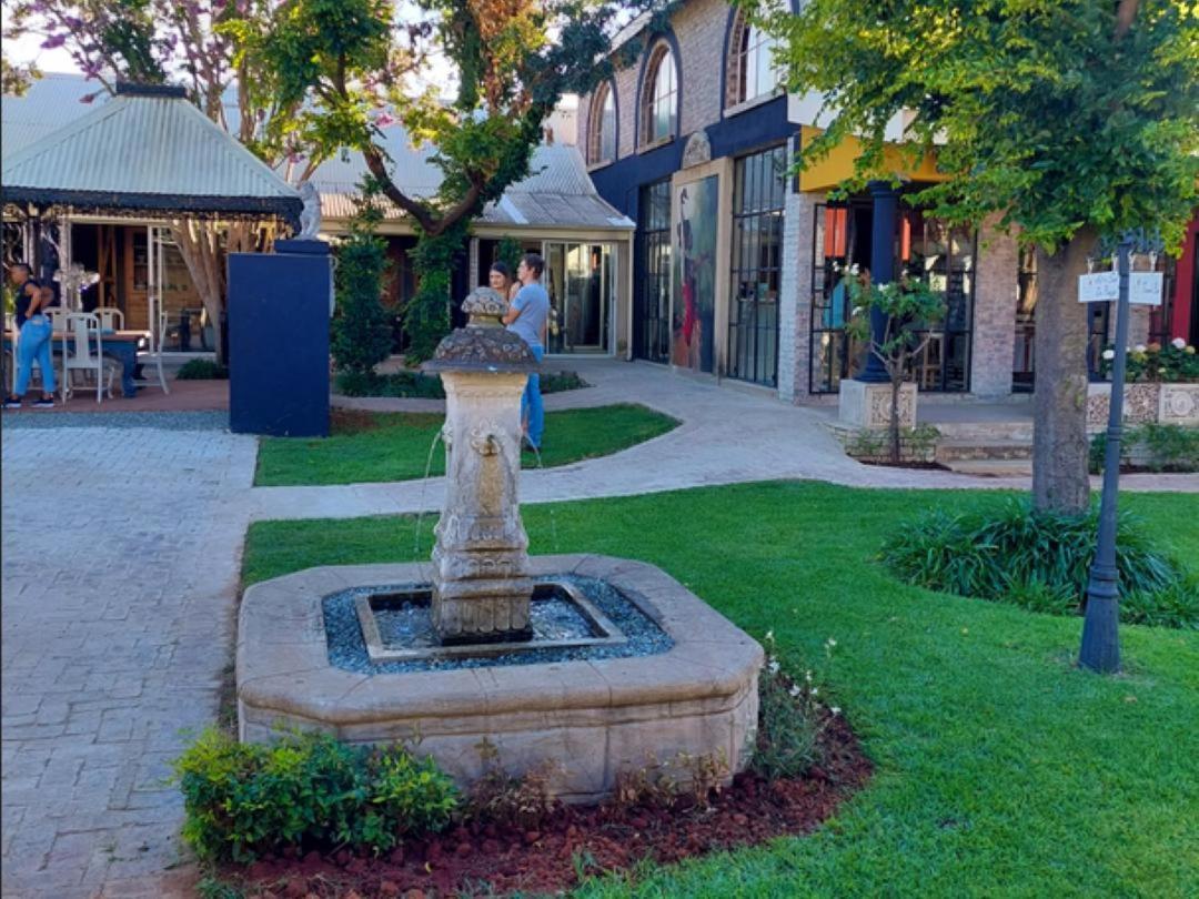 Art And Soul Restaurant, Accommodation, French Bar And Art Gallery Parys Exterior photo